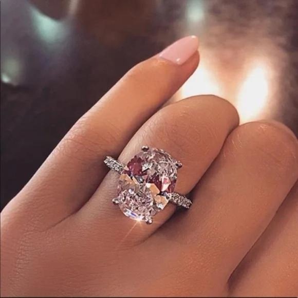 NEW 9 CT OVAL WHITE SAPPHIRE 925 STERLING SILVER RING, CUTE RING, SHINY RING. - Picture 2 of 3